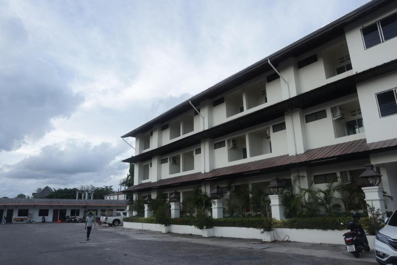 Apartmán ตะวันแมนชั่น Ban Na Khua Exteriér fotografie